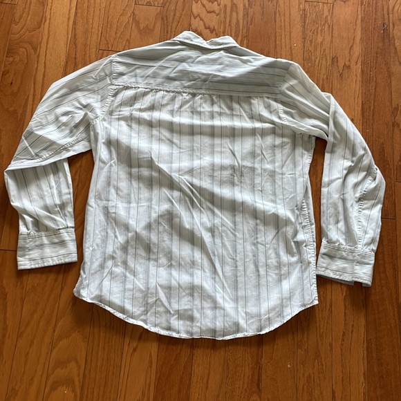Lightweight button down - Picture 4 of 4